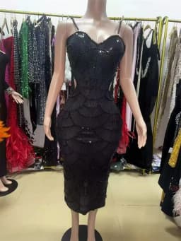 Luxurious Pearl-Embroidered Red Long Sleeveless Dress Elegant Hollow out Design for Women Stylish Party Dress Vintage