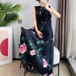 2025 Evening Dresses Womens Dresses Miyake Pleated Rose Print Loose Sleeveless Dress Women's Long Summer new Lace-up Vest kirt