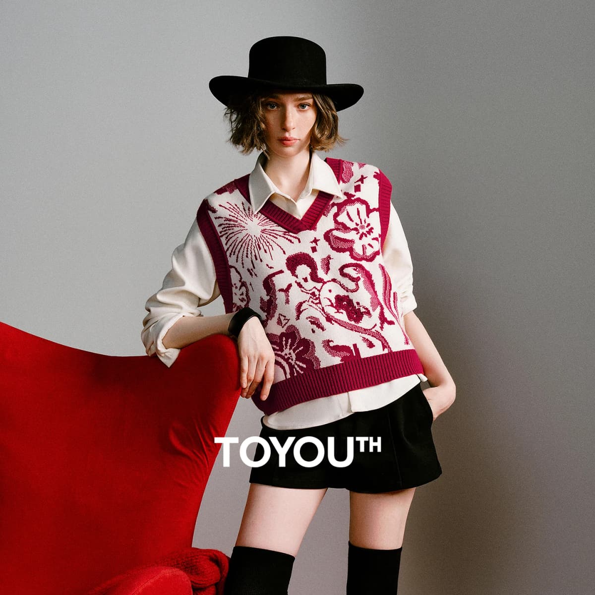 TOYOUTH Mengzhu Daji Co-branded New Year Knit Vest for Women 2025 Winter New Artistic Year of the Horse Totem Waistcoat Top