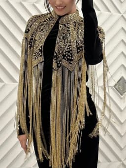TWOTWINSTYLE Chic Formal Ceremonies Gold Fringe Cape for Women Stand Collar Luxury Beading Decoration for Red Carpet Gala Events