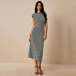 Elegant Sleeveless Knit Women's Long Dress with Round Neck and Color - Blocked Stripes for Fashionable and Casual Wear