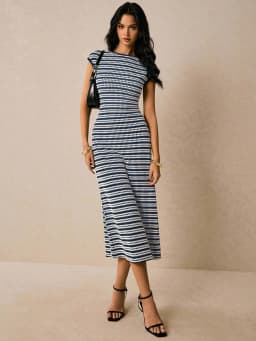 Elegant Sleeveless Knit Women's Long Dress with Round Neck and Color - Blocked Stripes for Fashionable and Casual Wear