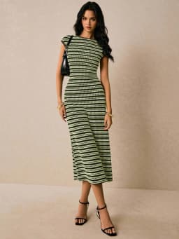 Elegant Sleeveless Knit Women's Long Dress with Round Neck and Color - Blocked Stripes for Fashionable and Casual Wear