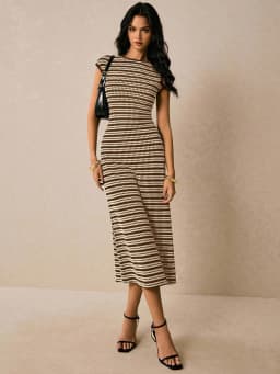 Elegant Sleeveless Knit Women's Long Dress with Round Neck and Color - Blocked Stripes for Fashionable and Casual Wear