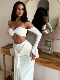 VC White Two-Piece Beach Outfit – Off-Shoulder Crop Top&High-Waist Maxi Skirt Set for Vacation&Resort Wear Y2K Ruched Dress Set