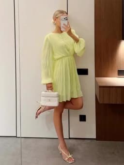 Wolfeel 2026 New Series Women's Pleated Short Skirt Spring and Autumn Round Neck Button Up Dress Suitable for Daily Street Wear