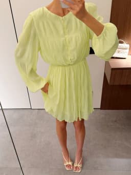 Wolfeel 2026 New Series Women's Pleated Short Skirt Spring and Autumn Round Neck Button Up Dress Suitable for Daily Street Wear