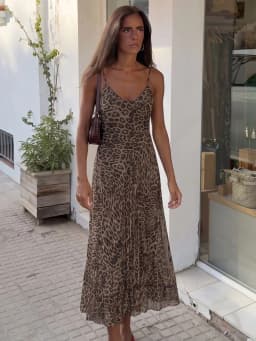 HH Vintage Muted Leopard Print Flowy Maxi Dress Summer V-Neck Thin Strap Pleated Slip Long Gown Women BeachTravel Casual Wear