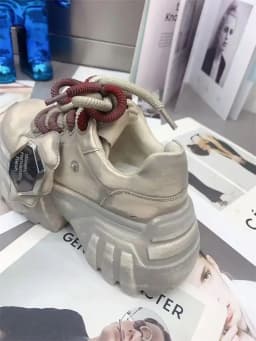2025 Women Small Man Height Increase New Polished Leather Lace-up Muffin Bottom Thick Sole Low Top Versatile Casual Dad Shoes