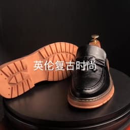 New Slip-On Thick Soled Casual Leather Shoes British Retro Round Head Handmade Leather Fringe Lazy Loafers Men