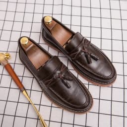New Slip-On Thick Soled Casual Leather Shoes British Retro Round Head Handmade Leather Fringe Lazy Loafers Men