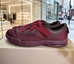 Comfy low-top casual sneakers, lightweight running shoes for men women, dance flat breathable ultra-light sport footwear.