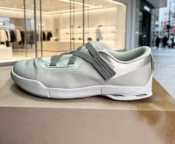 Comfy low-top casual sneakers, lightweight running shoes for men women, dance flat breathable ultra-light sport footwear.