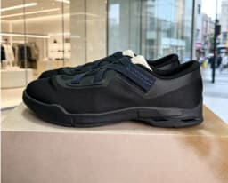 Comfy low-top casual sneakers, lightweight running shoes for men women, dance flat breathable ultra-light sport footwear.