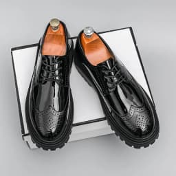 Spring New Carved Flowers Men Thick-soled Oxford Shoes Lace-up Casual Shoes British Style Black White High Quality Wedding Shoes
