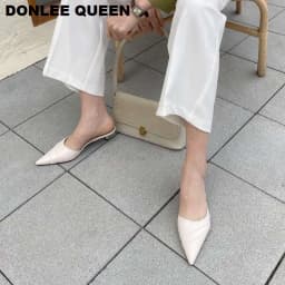 Brand Slippers Women Pointed Toe Slides Women Low Heel Mules Thin Heel Slippers Outdoor Flip Flops Pleated Shoes Female Sandals