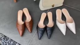 Brand Slippers Women Pointed Toe Slides Women Low Heel Mules Thin Heel Slippers Outdoor Flip Flops Pleated Shoes Female Sandals