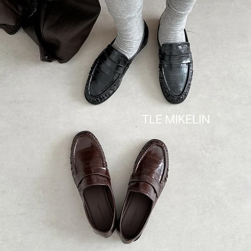 2025 New Brand Design Flats Shoes Women Fashion Round Toe Slip On Loafers Casual Moccasin Retro Loafers Driving Lazy Shoes Mujer