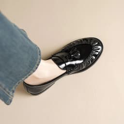Krazing Pot 2026 Cow Skin Round Toe Slip On Autumn Shoes Retro Low Heels Loafers Pleated Shallow Brand Mature Luxury Women Pumps