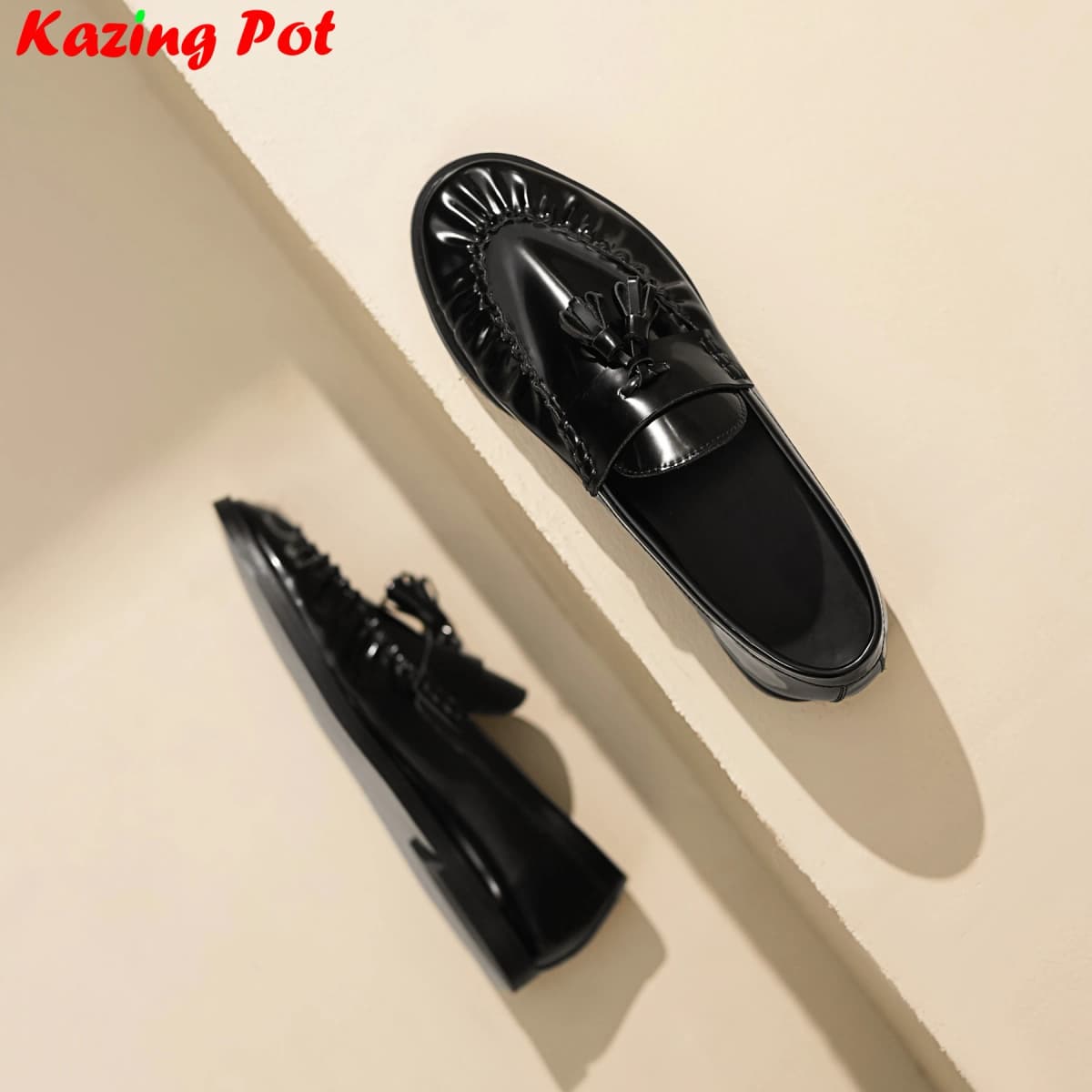 Krazing Pot 2026 Cow Skin Round Toe Slip On Autumn Shoes Retro Low Heels Loafers Pleated Shallow Brand Mature Luxury Women Pumps