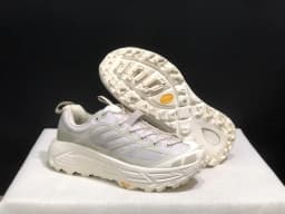 2026 MafateThree2 Outdoor Sport Running Shoes Breathable Anti Slip Cushioning Road Runs Shoes Men Sport Shoes