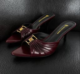 Ladies' High Heels and Slippers, Pointed Design, Metal Decoration, Slim Heel, Suitable for Women to Wear, Fashionable Style, Sum