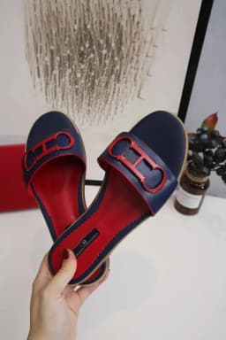 CH 2025 Summer New Women's Leisure Sandals Women's Slippers Simple Solid Colour Design Daily Style Fashion Women's Slippers