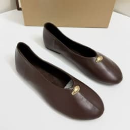 Soft Leather Women Ballet Flats Metal Decoration Retro Round Toe Lightweight Shallow Comfortable Office Work Ladies Shoes