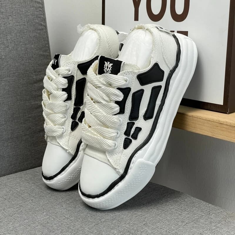 2026 New Black Chunky Tire Sneakers Unisex Retro Mesh Breathable Dad Shoes Height Increasing Wear-resistant