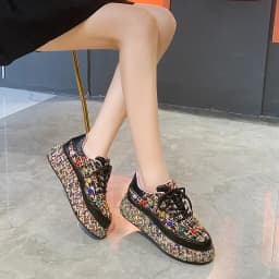 Women's Bead Decoration Luxury Platform Sneakers Diamond Shining Crystal Sports Shoes Designer Shoes Trendy Casual Flat Shoes