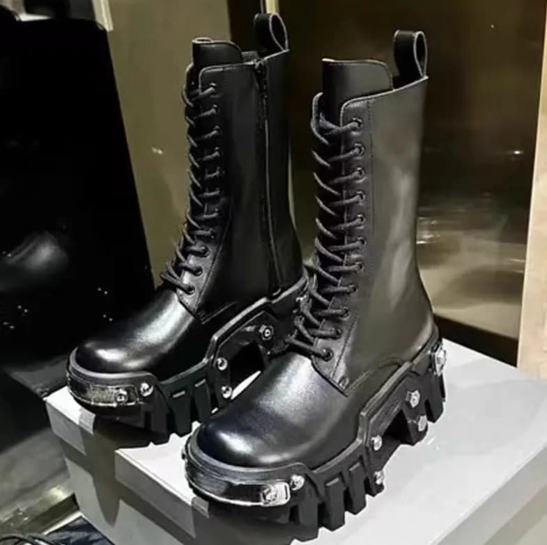 2026 New Fashion Platform Women's Retro Punk Tooling Couple Dark Rock Locomotive Boots Trendy Shoes