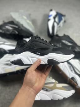 2026 New Women Men Running Shoes Breathable Anti Slip Cushioning Road Run Sport Lifestyle Outdoor Sneakers