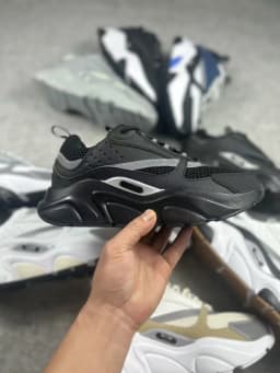 2026 New Women Men Running Shoes Breathable Anti Slip Cushioning Road Run Sport Lifestyle Outdoor Sneakers
