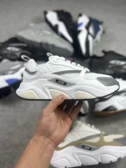 2026 New Women Men Running Shoes Breathable Anti Slip Cushioning Road Run Sport Lifestyle Outdoor Sneakers