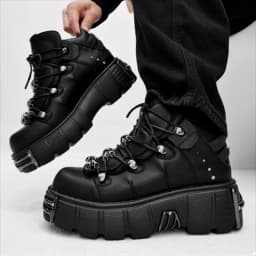 Punk Style Man Platform Shoes Lace-Up Round Toe Thick Bottom Boots Fashion Women Gothic Metal Decoration Casual Shoes 2026 New