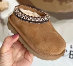 Classic Sheepskin Suede Leather Winter 2026 New Exquisite Fashion Non-Slip Lady Outdoor Shoes