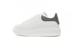 White Sneakers, Perfect for Skateboarding, Casual Sports, And Everyday Wear. Lightweight with a Soft Sole, Suitable fo