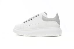 White Sneakers, Perfect for Skateboarding, Casual Sports, And Everyday Wear. Lightweight with a Soft Sole, Suitable fo
