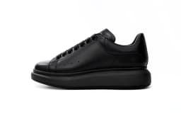 White Sneakers, Perfect for Skateboarding, Casual Sports, And Everyday Wear. Lightweight with a Soft Sole, Suitable fo
