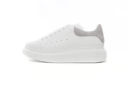 White Sneakers, Perfect for Skateboarding, Casual Sports, And Everyday Wear. Lightweight with a Soft Sole, Suitable fo
