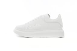 White Sneakers, Perfect for Skateboarding, Casual Sports, And Everyday Wear. Lightweight with a Soft Sole, Suitable fo