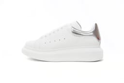 White Sneakers, Perfect for Skateboarding, Casual Sports, And Everyday Wear. Lightweight with a Soft Sole, Suitable fo