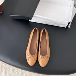 Round-toe hollow-knit woven shoes, breathable and comfortable, suitable for ladies, lightweight and comfortable flat shoes.