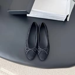 Round-toe hollow-knit woven shoes, breathable and comfortable, suitable for ladies, lightweight and comfortable flat shoes.