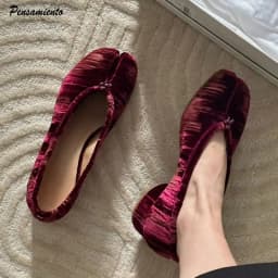 Fashion Pleated Designer Flannel Split toe Women Ballet Pumps Vintage Low Heeled Tabi Loafers Casual Soft Soles Walking Shoes