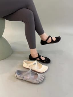 Women Five Finger Yoga Shoes Non-Slip Barefoot Training Sneakers Elastic Cross-Strap Pilates Flats Breathable Fitness Gym Dance