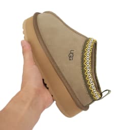 Classic Thick soled Snow Boots for Women in Winter 2026, Short Style Cashmere Warm Thick soled Heerless Shoes, Wool Half Slippers, Women's Cotton Shoes