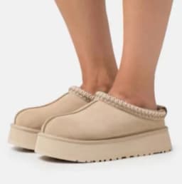 Classic Thick soled Snow Boots for Women in Winter 2026, Short Style Cashmere Warm Thick soled Heerless Shoes, Wool Half Slippers, Women's Cotton Shoes