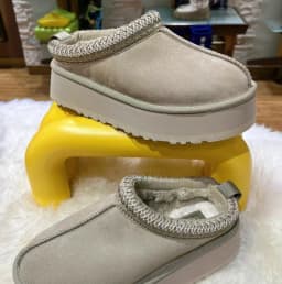 Classic Thick soled Snow Boots for Women in Winter 2026, Short Style Cashmere Warm Thick soled Heerless Shoes, Wool Half Slippers, Women's Cotton Shoes