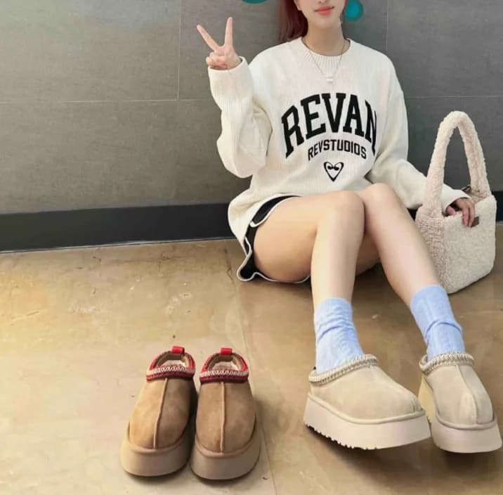 Classic Thick soled Snow Boots for Women in Winter 2026, Short Style Cashmere Warm Thick soled Heerless Shoes, Wool Half Slippers, Women's Cotton Shoes